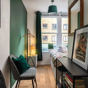 1br Stylish Flat By Hostarahomes, Near Liverpool Street, Prime Location, Sleeps Up To 4 Apartment London