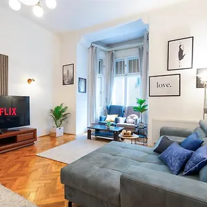 Beautiful Spacious Three-room Close To Buda Castle Apartment Budapest