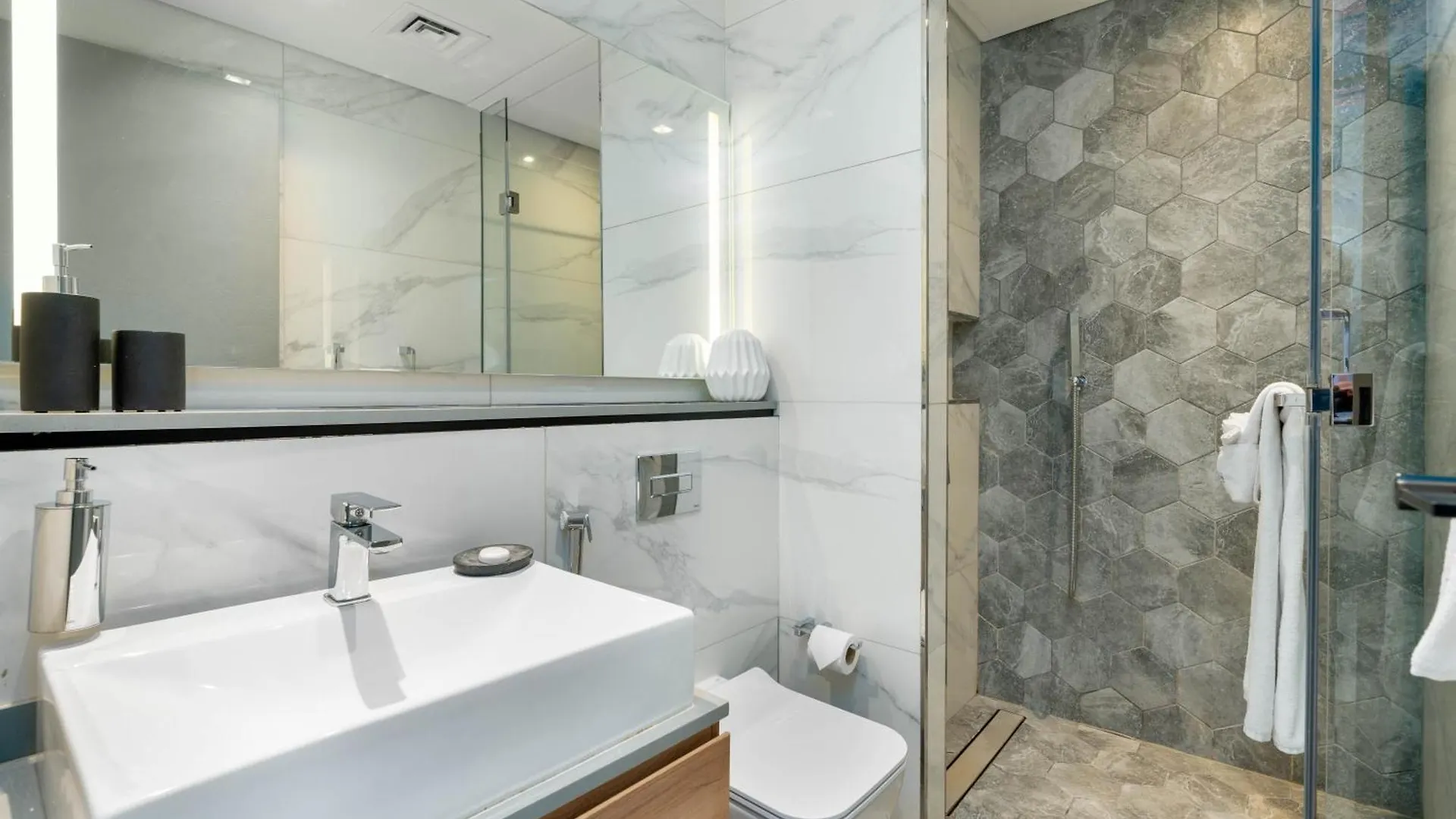 Bespoke Holiday Homes - Mag 318 Downtown Dubai 0*,  United Arab Emirates